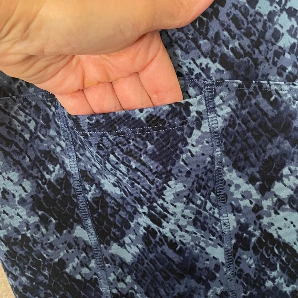 PINK Victoria's Secret Ultimate Blue Snake Print High Waisted Leggings